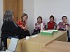 Ota Paesov debatuje se studentkami pedagogick fakulty